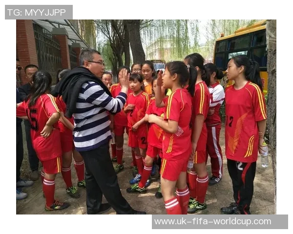 高新一小足球队勇夺冠军展现青春活力与团队精神